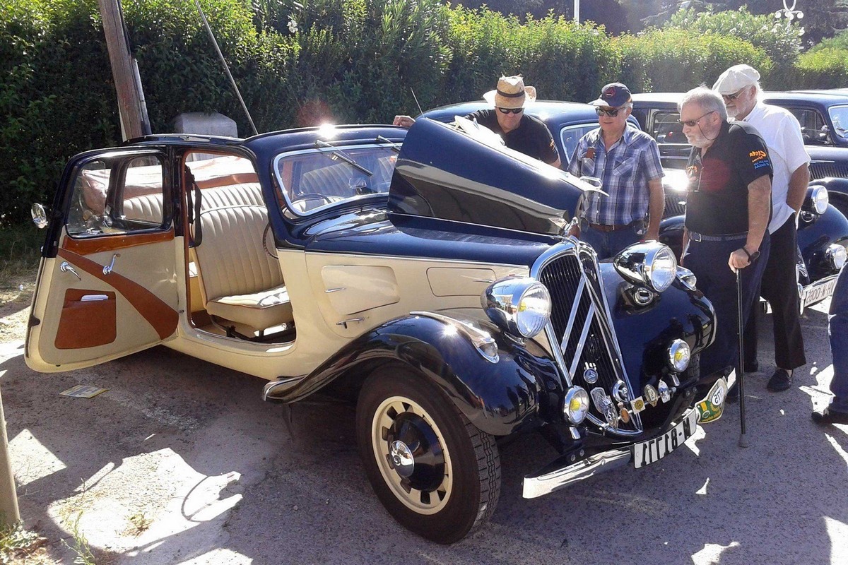 BMW 30i cabrio: 60,000 euros