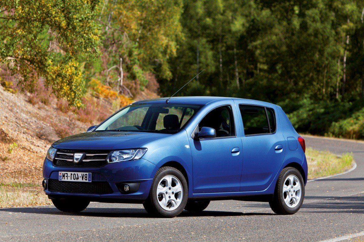 Alquiler coches: Peugeot ion primer coche eléctrico en flota europcar